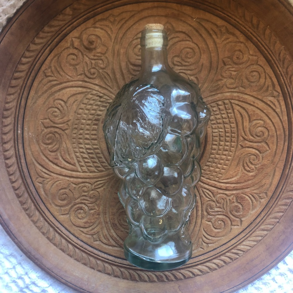 Vtg grape 🍇 vine wine bottle